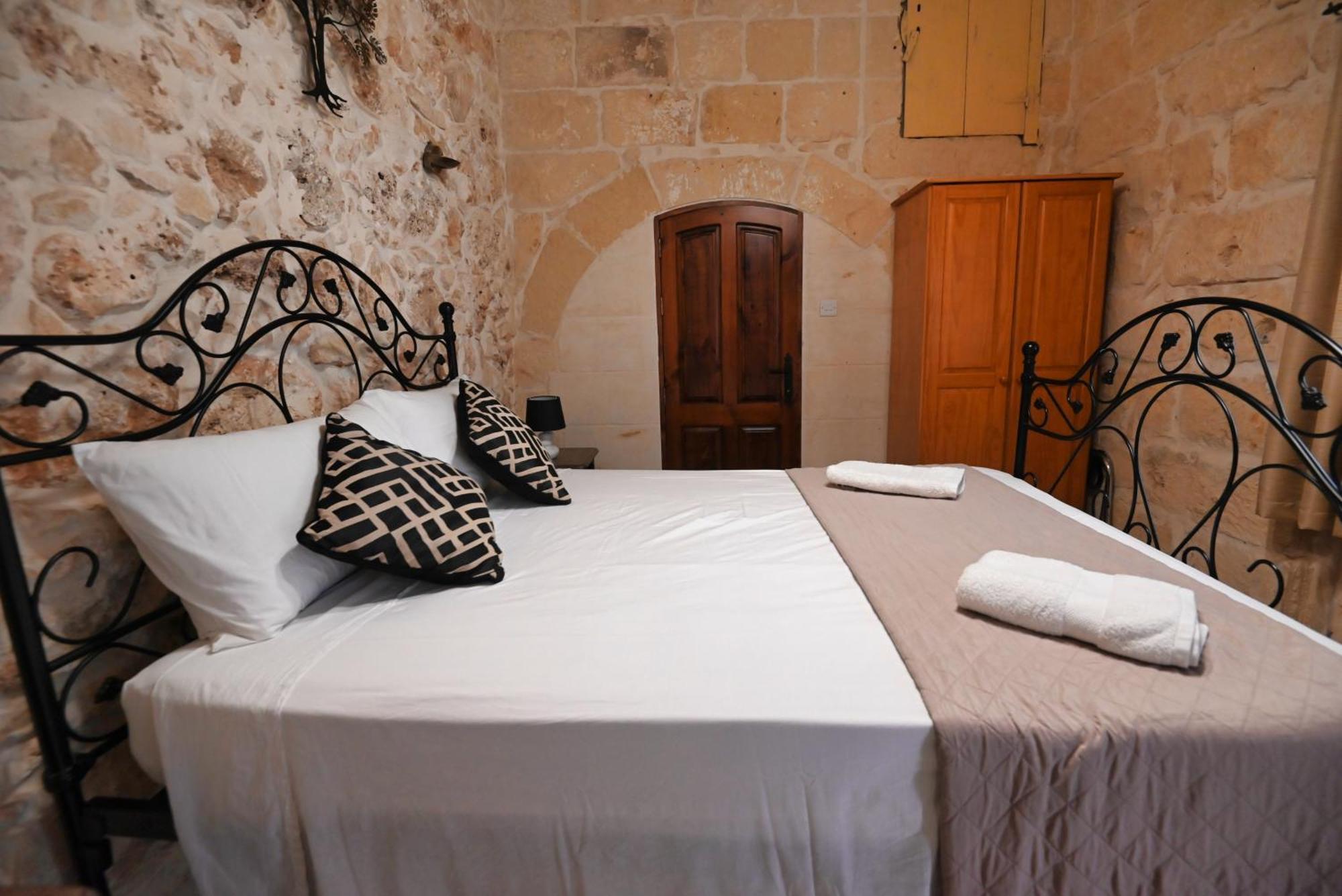 The Cloisters Bed And Breakfast 沙拉 外观 照片