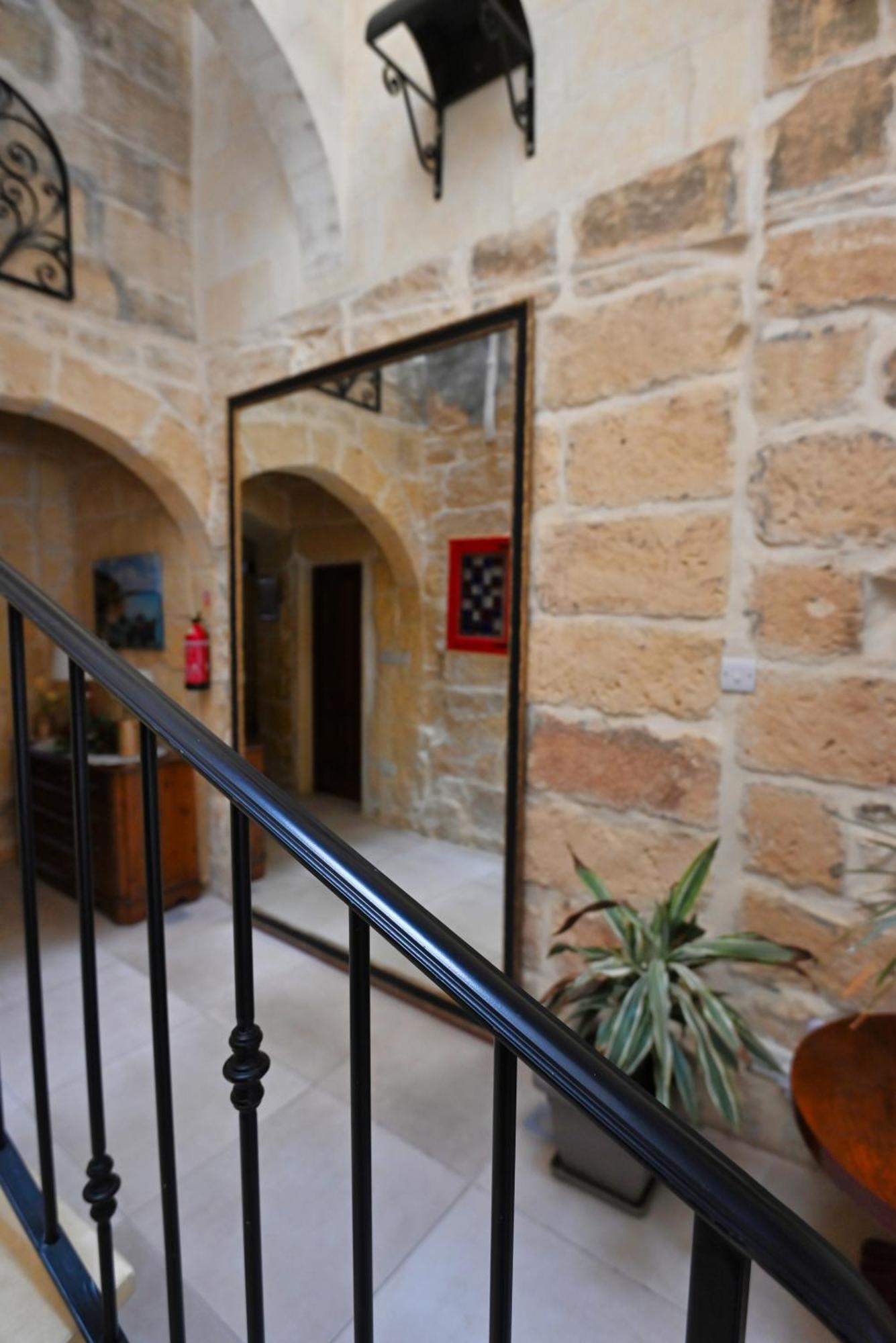 The Cloisters Bed And Breakfast 沙拉 外观 照片